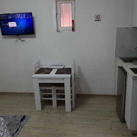 Klent Studio Apartment Pogradec Ngoại thất bức ảnh