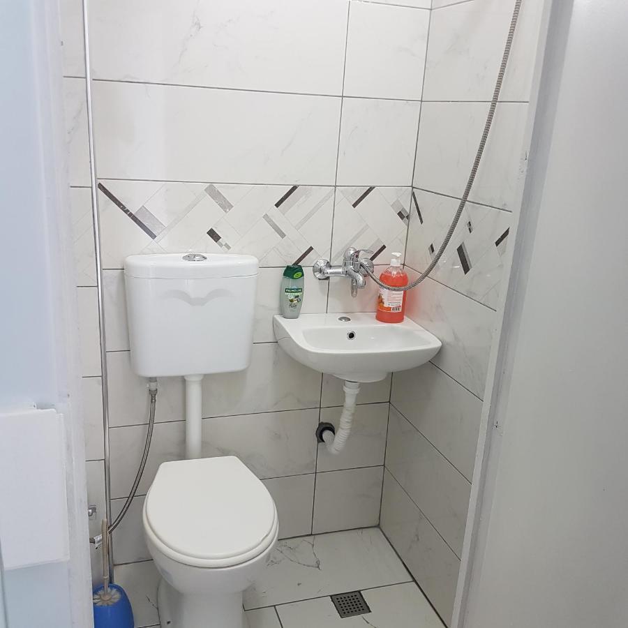 Klent Studio Apartment Pogradec Ngoại thất bức ảnh