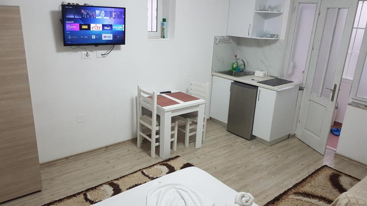 Klent Studio Apartment Pogradec Ngoại thất bức ảnh
