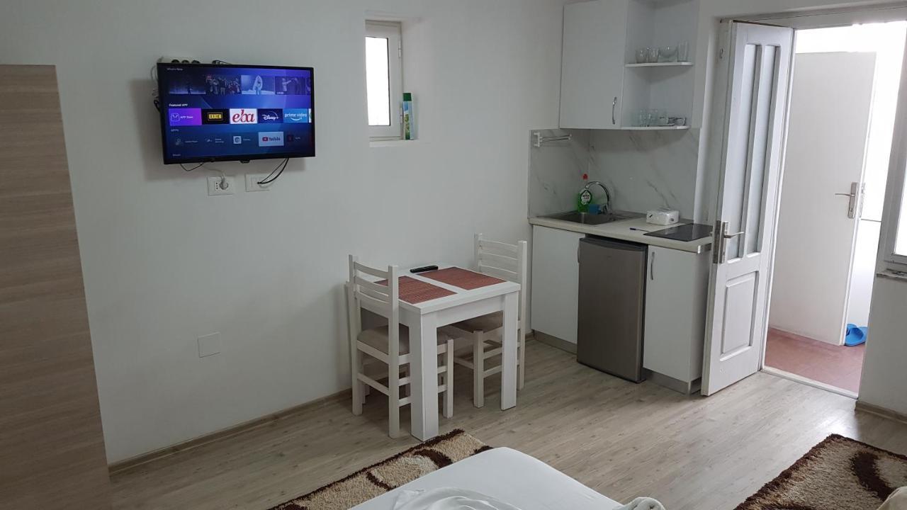Klent Studio Apartment Pogradec Ngoại thất bức ảnh